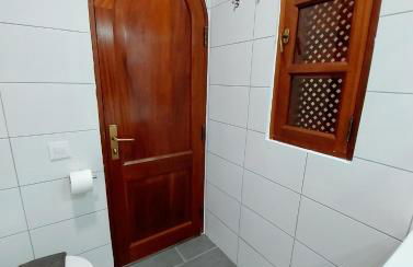 Bungalow with Sunny Private Terrace - Secure Bike or Board Storage - Foto 19