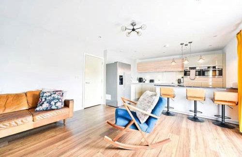 Stylish 2 bed 2 bath apt in Wembley - Foto 39