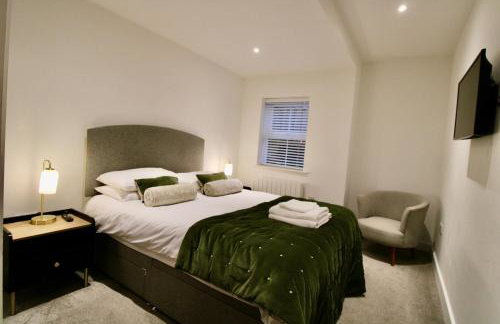 No.10 @ ShortStays Serviced apartments - Photo 13