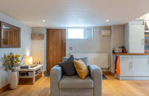 The Coach House - Cosy Retreat in Warwickshire! - Photo 29