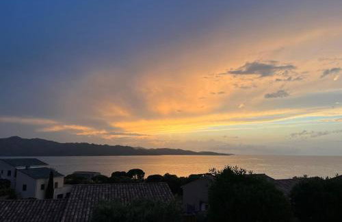 Villa avec piscine privative et vue imprenable sur le golf de Saint-Florent à 300 m de la plage - Foto 3