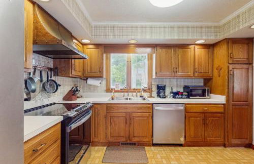 Deck and Private Dock! Waccamaw River Retreat - Photo 10