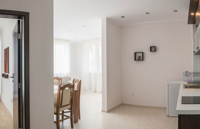 Black Sea Breeze - Photo 16