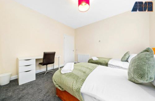 4 Bed Flat With Parking Sleeps 8 in Fife - Foto 11