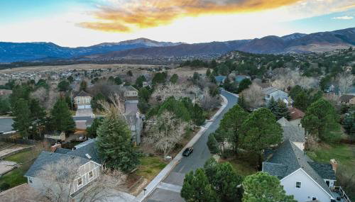 Spacious Rockrimmon Getaway - Sleeps 14 - GameRoom - Foto 5