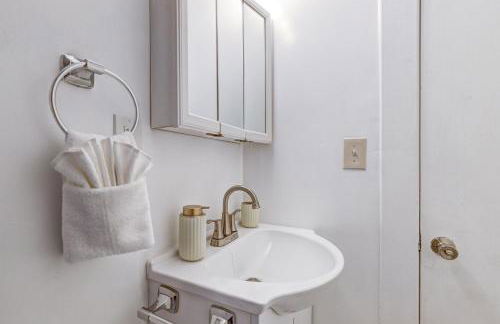 Comfy and Quaint 15m to Downtown - Foto 8