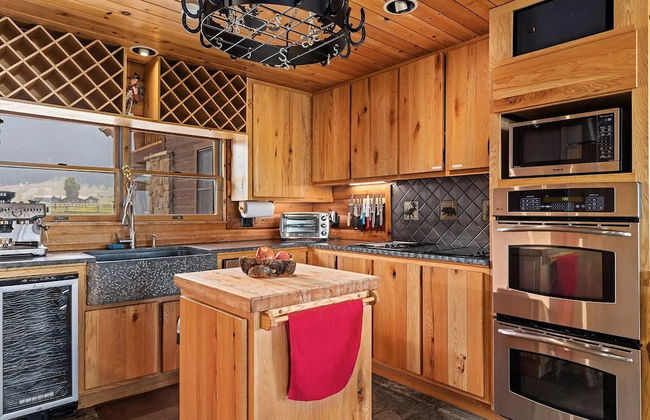 NEW! Elk Refuge Safari Chalet with Teton Views! - Foto 8