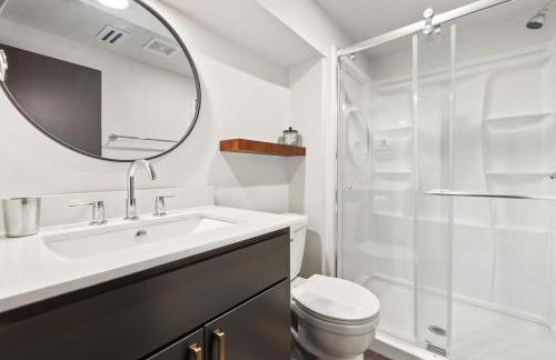 Midtown Modern-5 Min to Downtown-Large Game Room - Foto 22