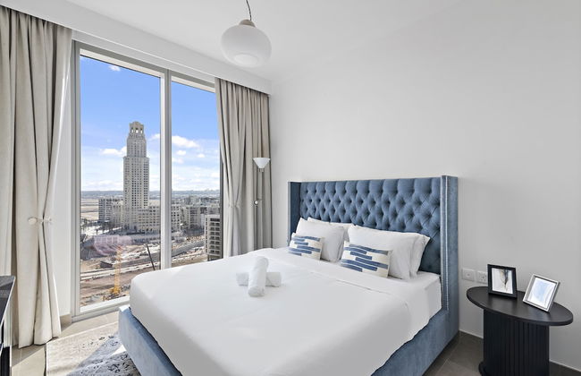 WelHome - Stylish Condo With Cityscape View in Creek Harbour - Photo 2