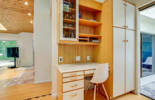 Modern Waterfront Home - 1 Mi to Cave Point Park! - Photo 12