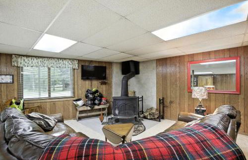 The Treehouse Lakes & Trails Cabin cabin - Photo 26