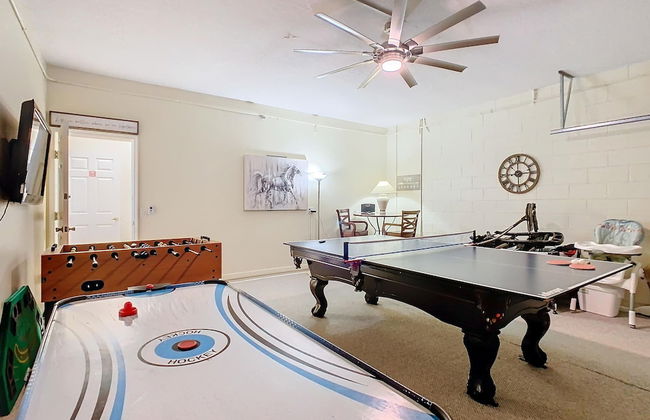 Elegant 5BR Home w Private Pool Spa Near Disney - Foto 50