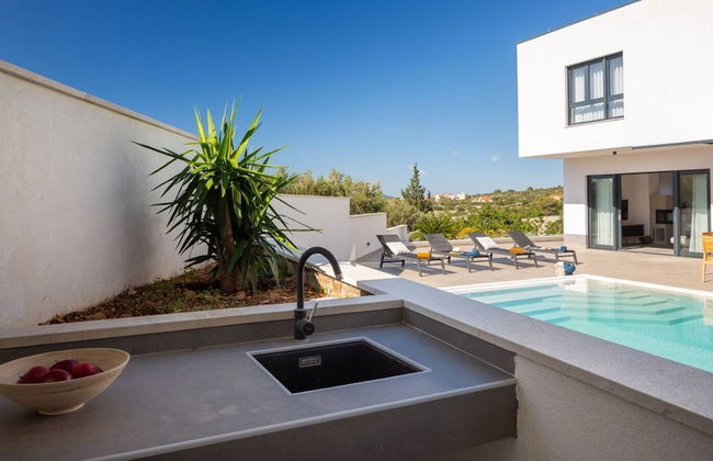 Holly - With Pool - H - Foto 47