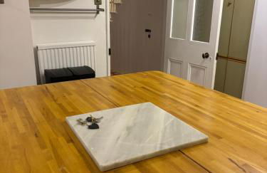 Tenby Victorian Villa with parking, pets allowed - Photo 20