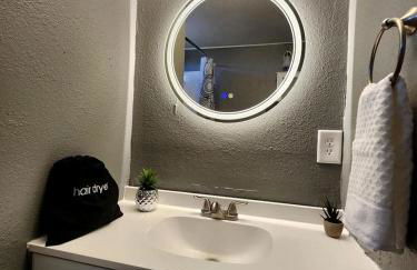 Modern Cabin with Arcade, Foosball Table and Fire Pit in Meadview, Arizona - Foto 5