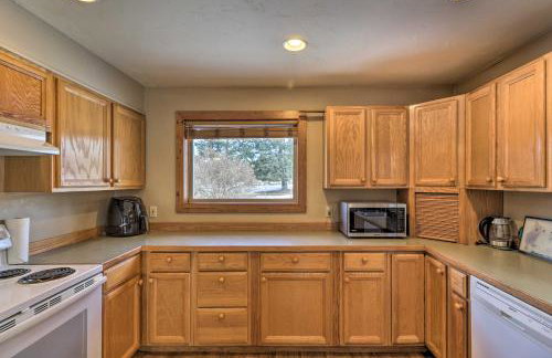 Columbia Falls Private Retreat Pool Table and Deck! - Foto 9