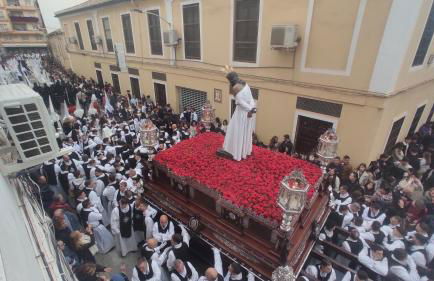 Peaceful & bright apartment with patio - Center - Foto 2