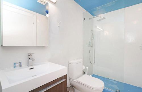 Roami at 250 Collins - Foto 82