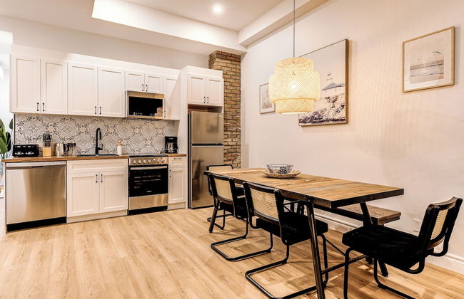 Bohemian Vieux Quebec Two Bedroom - Photo 10