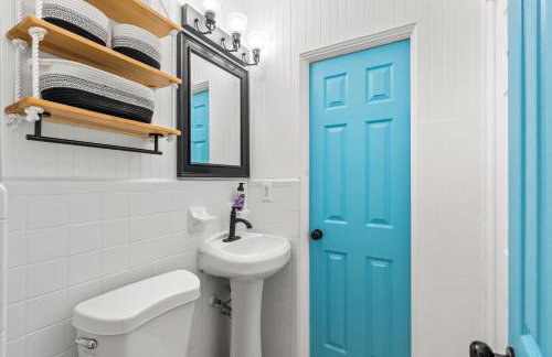 Surf Drive - Ultimate Beach Getaway for Families - Photo 15