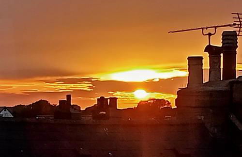 Glorious Duplex Holiday Apartment By The Sea - Photo 27