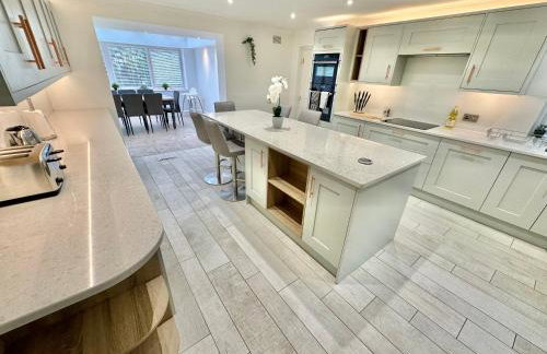 5 Bed House - Pool - Hot Tub - Sauna - Pool Table - Near New Forest and Beach - Sleeps 12 - Photo 41