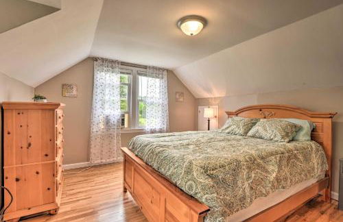 Cozy Family Home with Kayaks, Dock and Fire Pit! - Foto 23