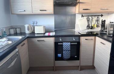 Spacious 2 bedroom flat nearby train and bus station - Foto 20