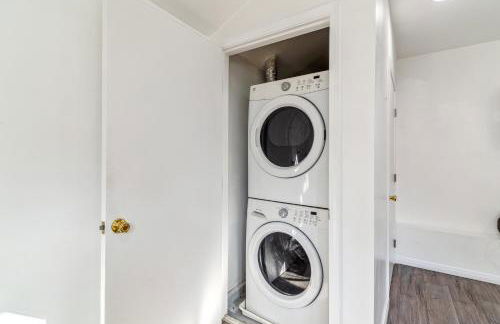 Quiet Home with Spectacular Scenic Mountain Views near Universal Studios Hollywood - Photo 21