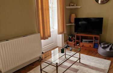 Whitstone getaway - Photo 3