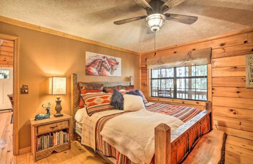 Luxe Fightingtown Creek Cabin 2 King Suites and Spa - Foto 15