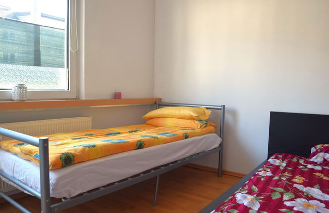 Cosy Apartment in Oberhausen With Balcony - Photo 2