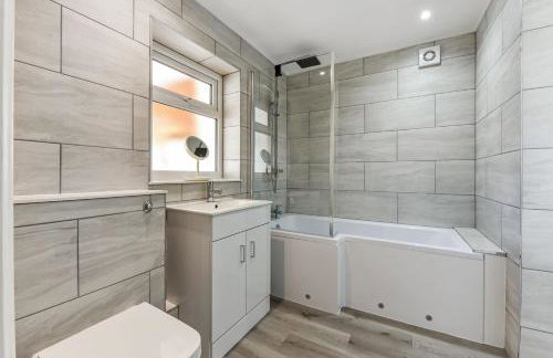 High Tide, East Wittering - Photo 16