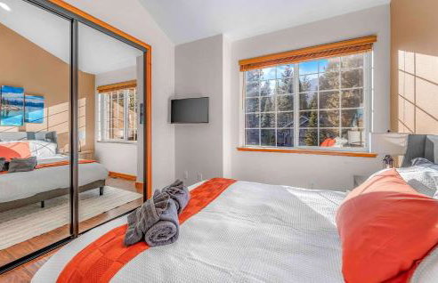 Fully Remodeled Tahoe Retreat with Game Room and Hot Tub - Foto 57