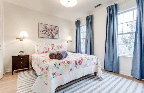 Stylish New 3BR 2.5BA Fire Pit Fence yard - Foto 21