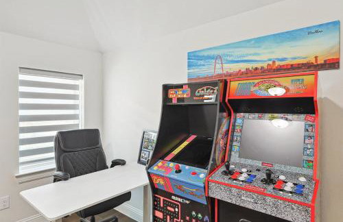 Brand New 5BD 4BA Luxury Vacation Home w Hot Tub - Foto 44