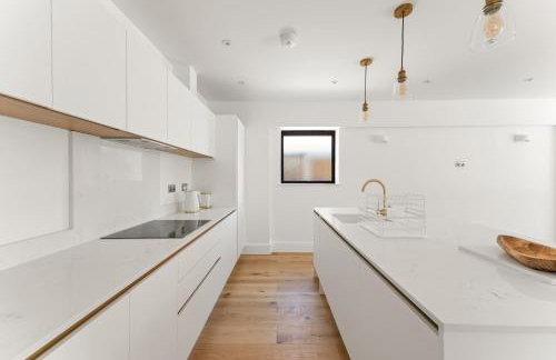 3 Bed House near Purley, by ARP Homes, Free Parking, Ideal for Long Stays & Insurance Bookings - Foto 25