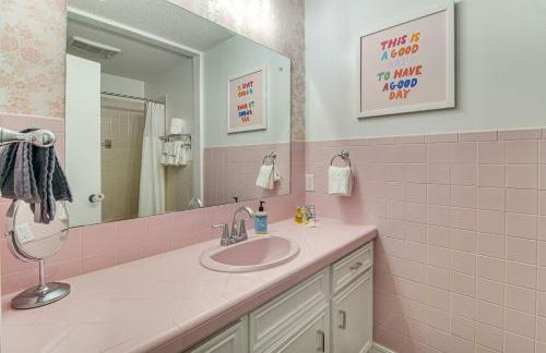 Right Off Route 66 Retro Vinita Home with Game Room - Foto 18