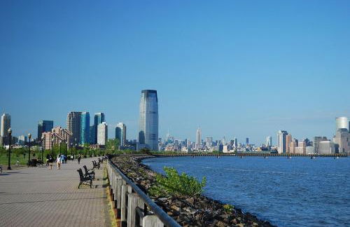 NEW! Historic Townhouse-14 min to WTC - Foto 31