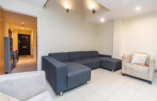 Amanah Properties - Elegant Home in Shepherds Bush, steps from Westfield, Sleeps 8 - Foto 27