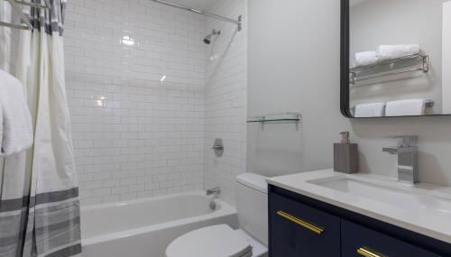 304 Newbury Street by Thatch - Photo 2