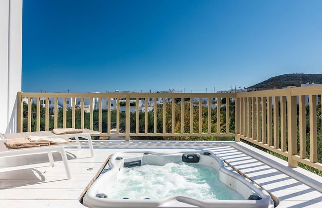 Milia Gi Suites - Photo 33