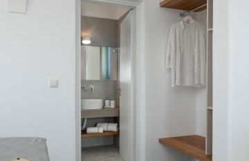 Camvillia Donoussa Village Suites - Photo 47