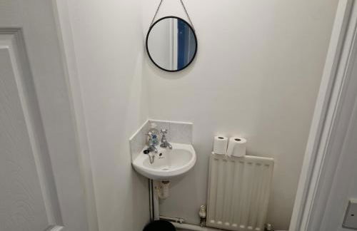 Superb & Beautiful Stourport Home with 7 Beds by PureStay - Foto 35