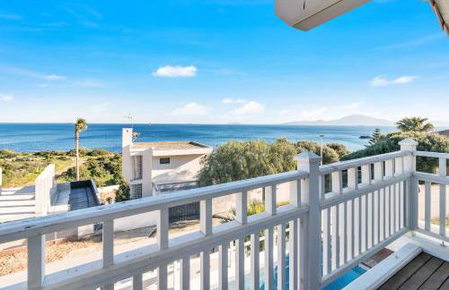 Recién renovada! Exclusiva villa de madera con piscina y vistas al mar - Foto 45