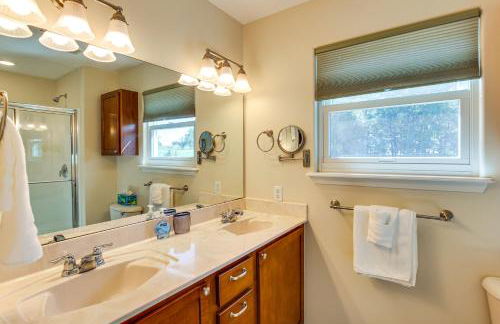 Bar, Pool Table and Yard! Spacious Union Home - Foto 13