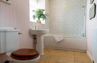 Church Cottage by Coast & Country Stays - Foto 7