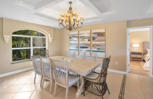 Paradise with a pool, pier and private beach area - Foto 9