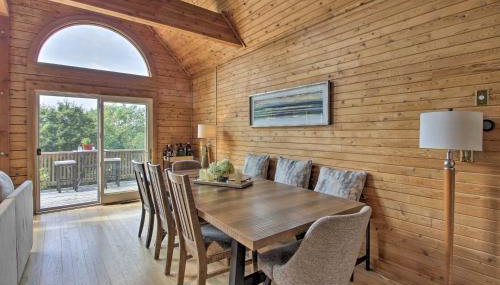 Elegant and Quiet Maine Escape with Sauna and Deck! - Foto 5