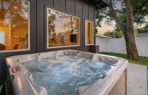 New-Dog Friendly,Hot Tub, Fire-pit, 1 mile to DTWN - Foto 45